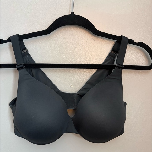 SKIMS Other - SKIMS Like New Full Coverage Lightly Lined Bra in Onyx Black 36C